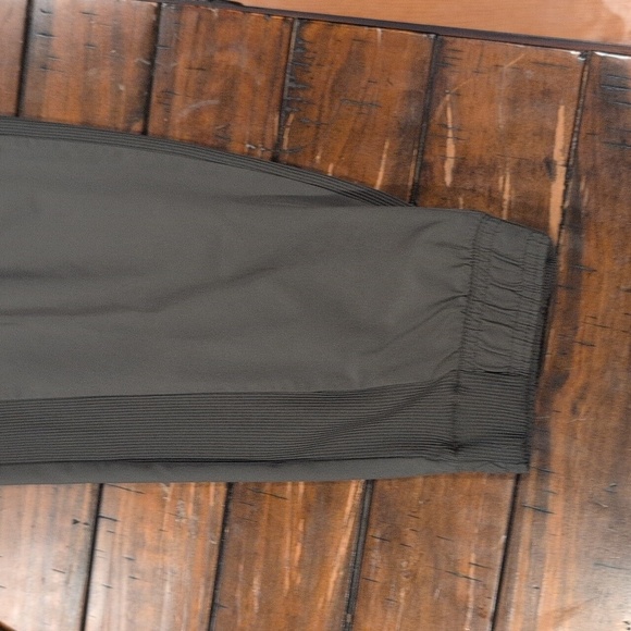 Athleta Brooklyn joggers - Picture 4 of 10